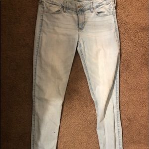 Size 27 Hollister skinny jeans